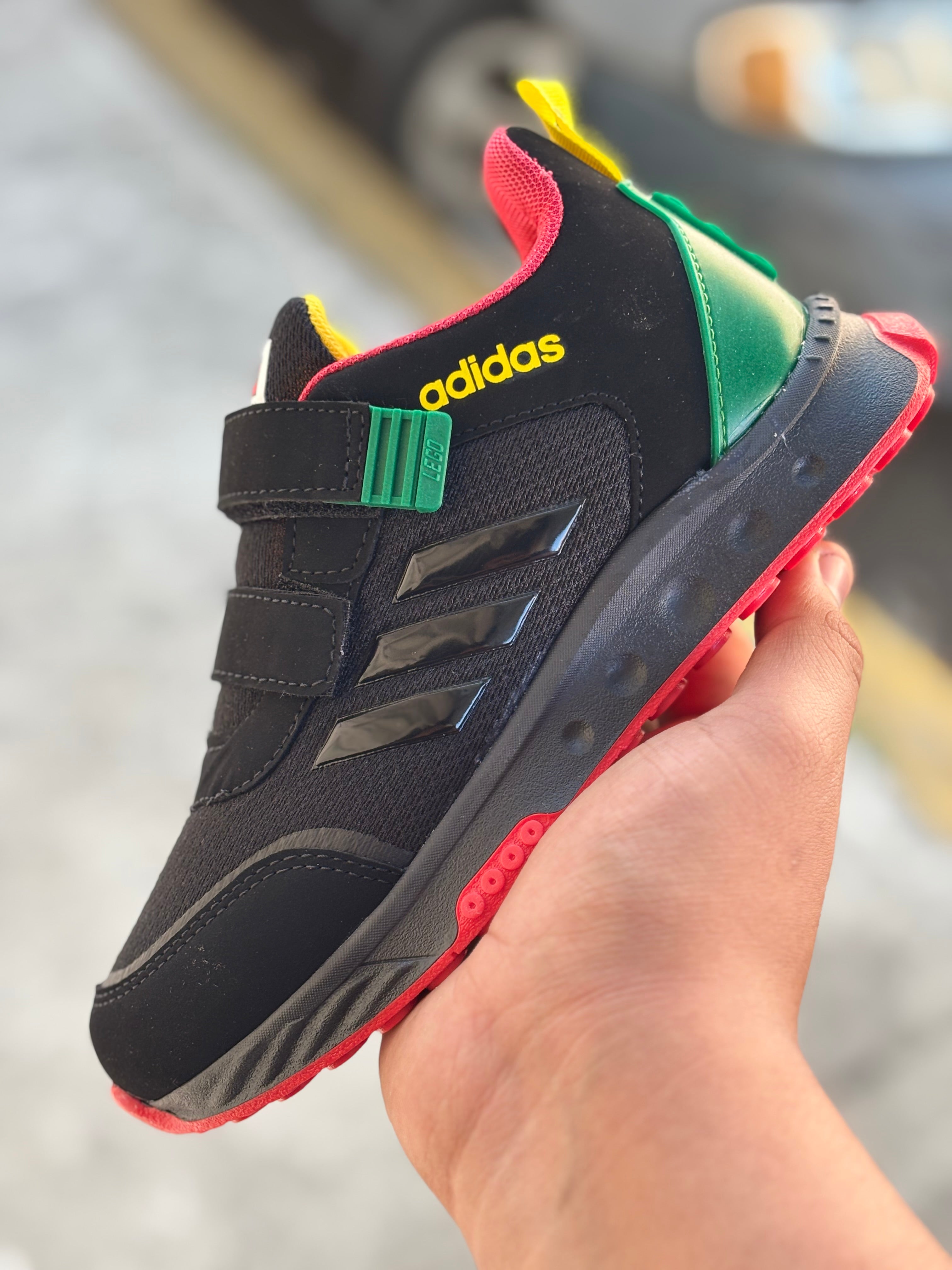 Adidas LEGO deportivo