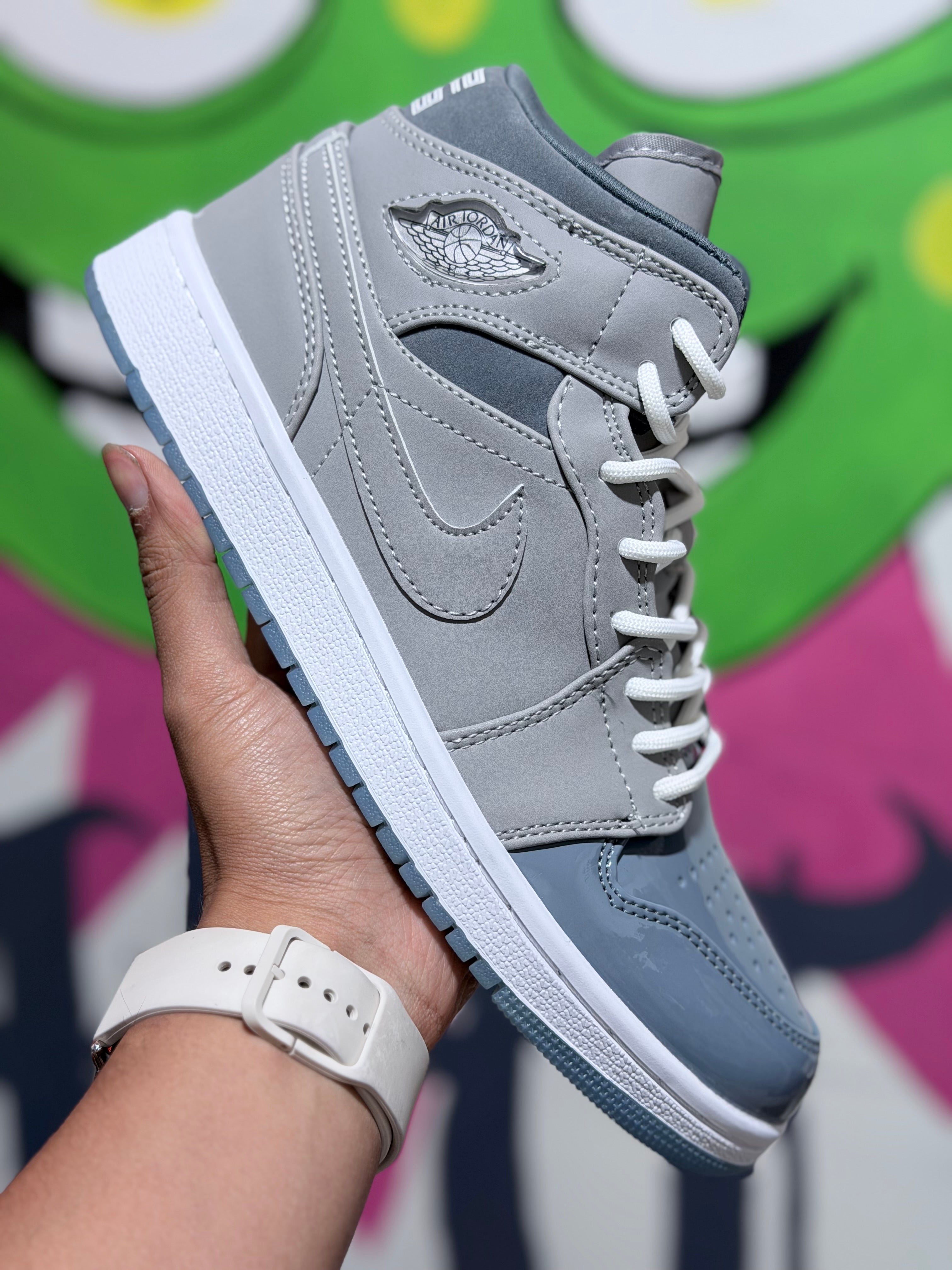 R1 Mid Gray
