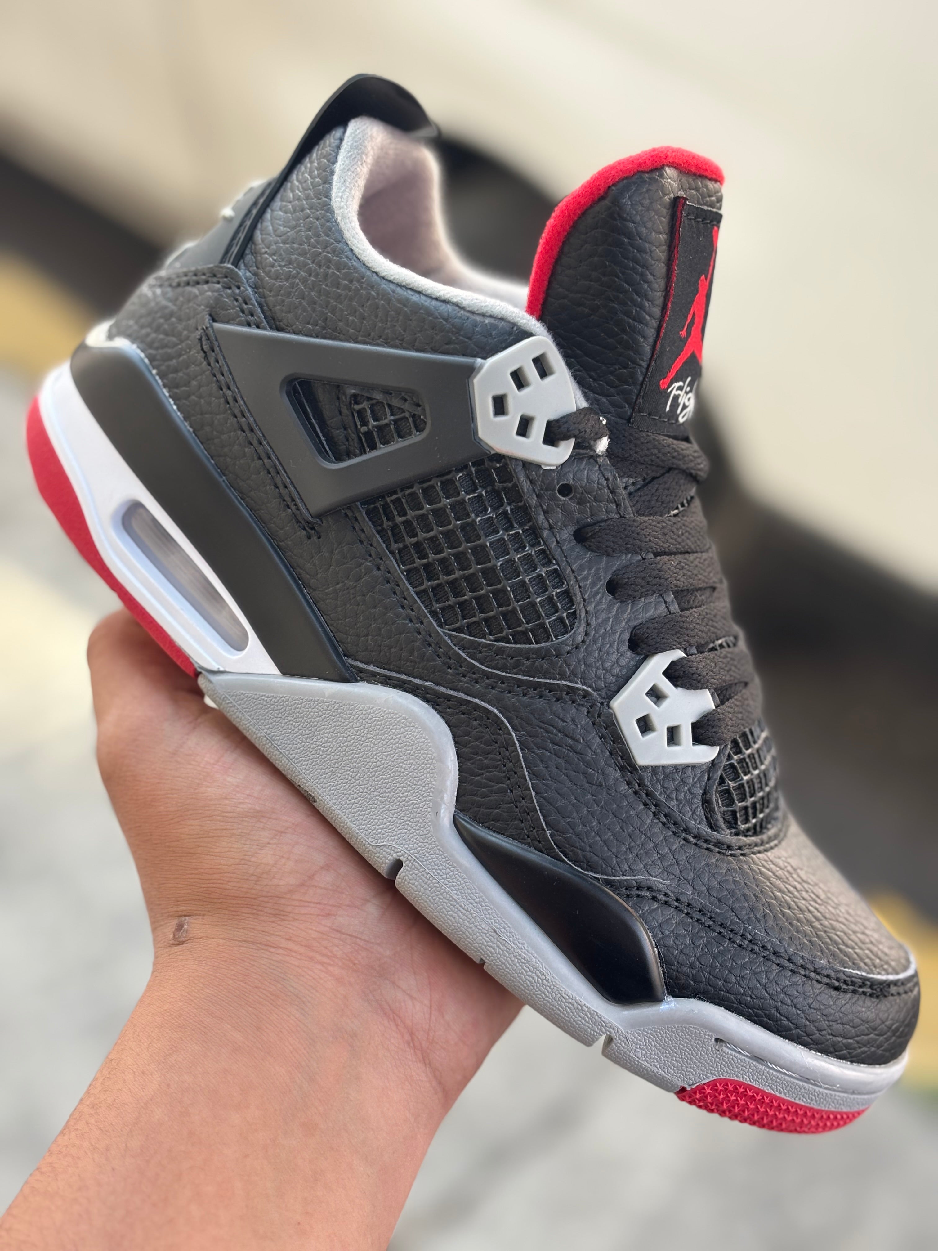 Jordan retro 4 Bred piel