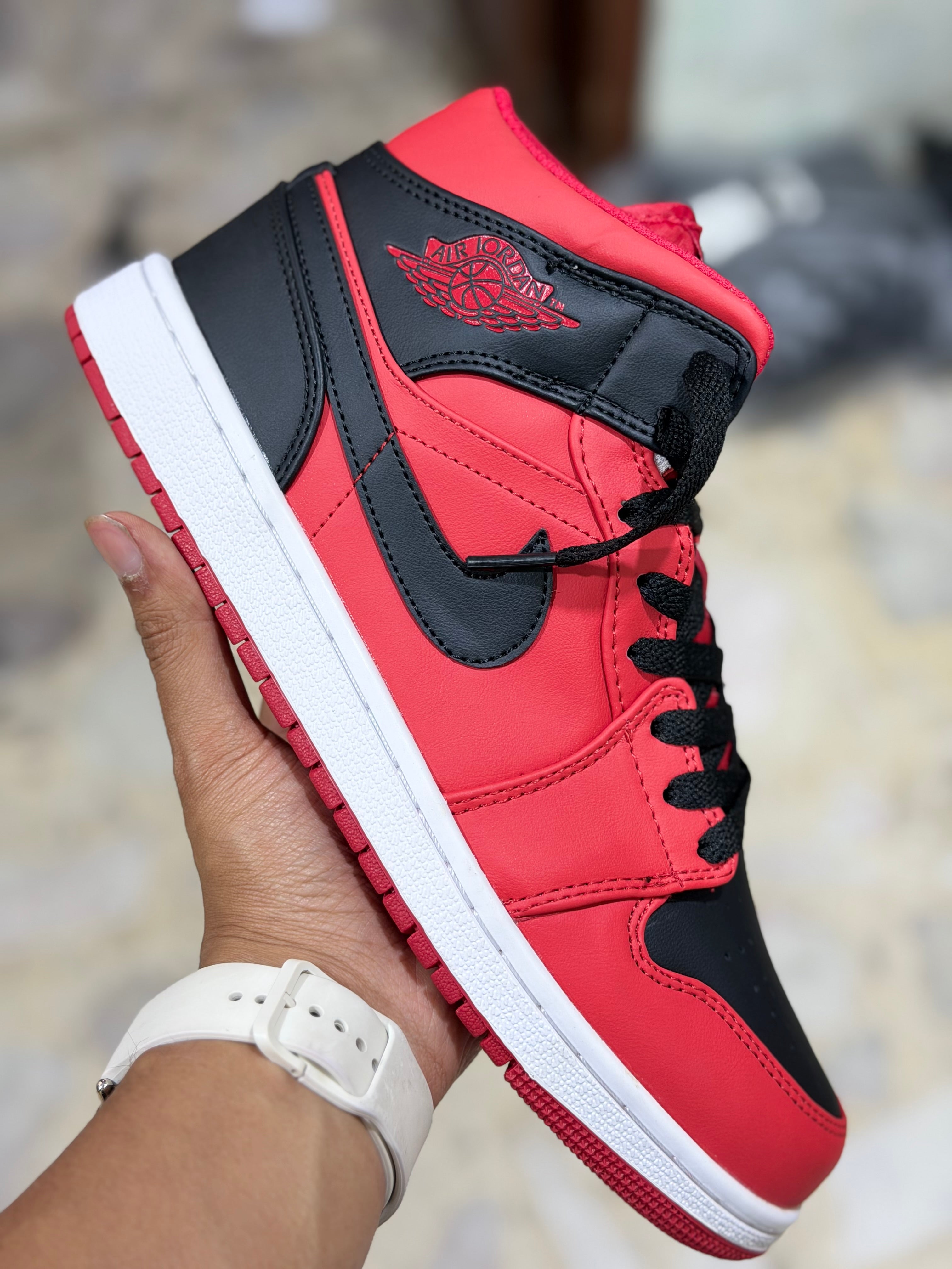 R1 Mid Red and black