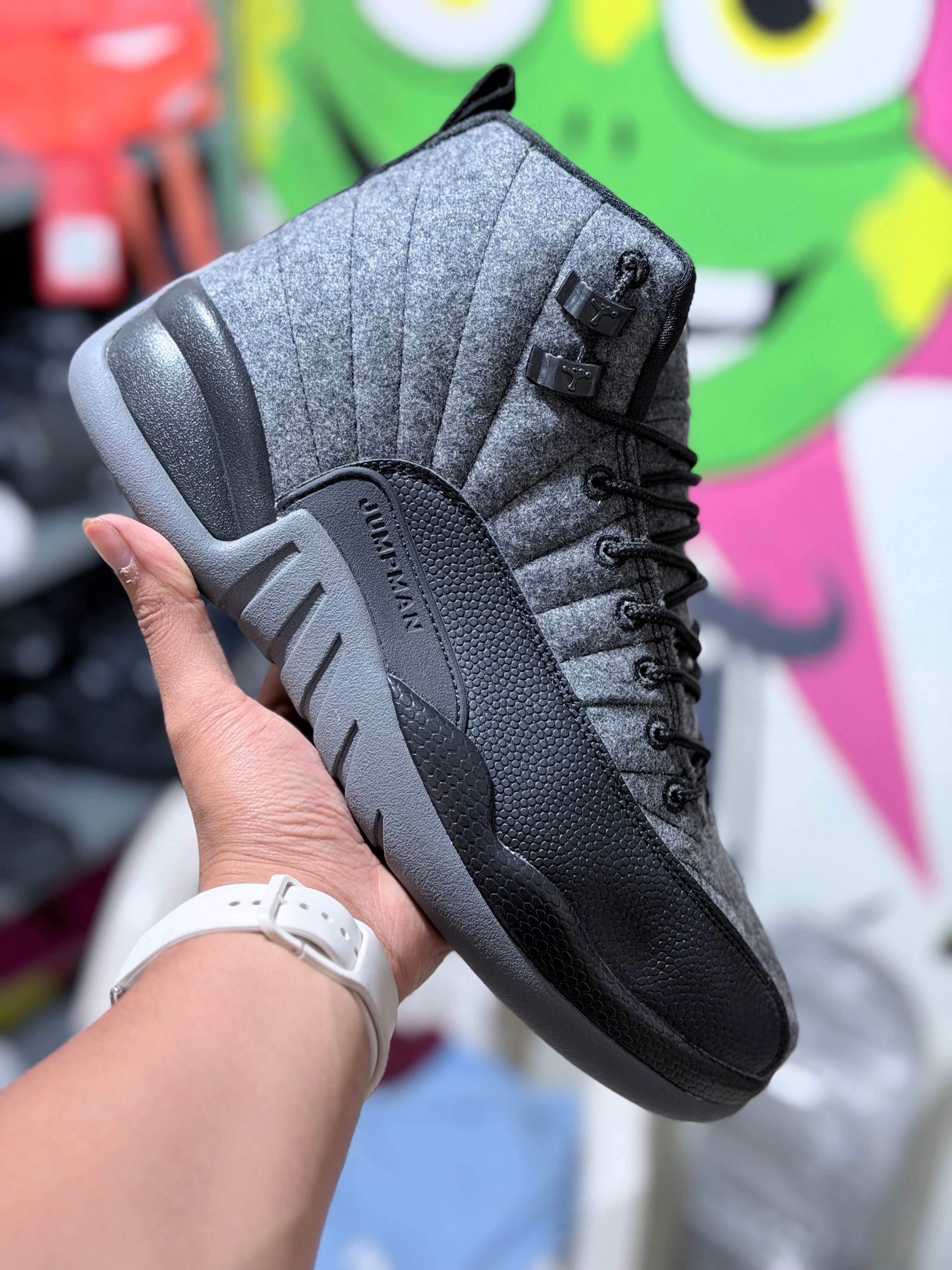 Retro 12 Gris