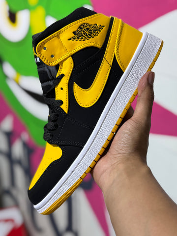 R1 yellow black