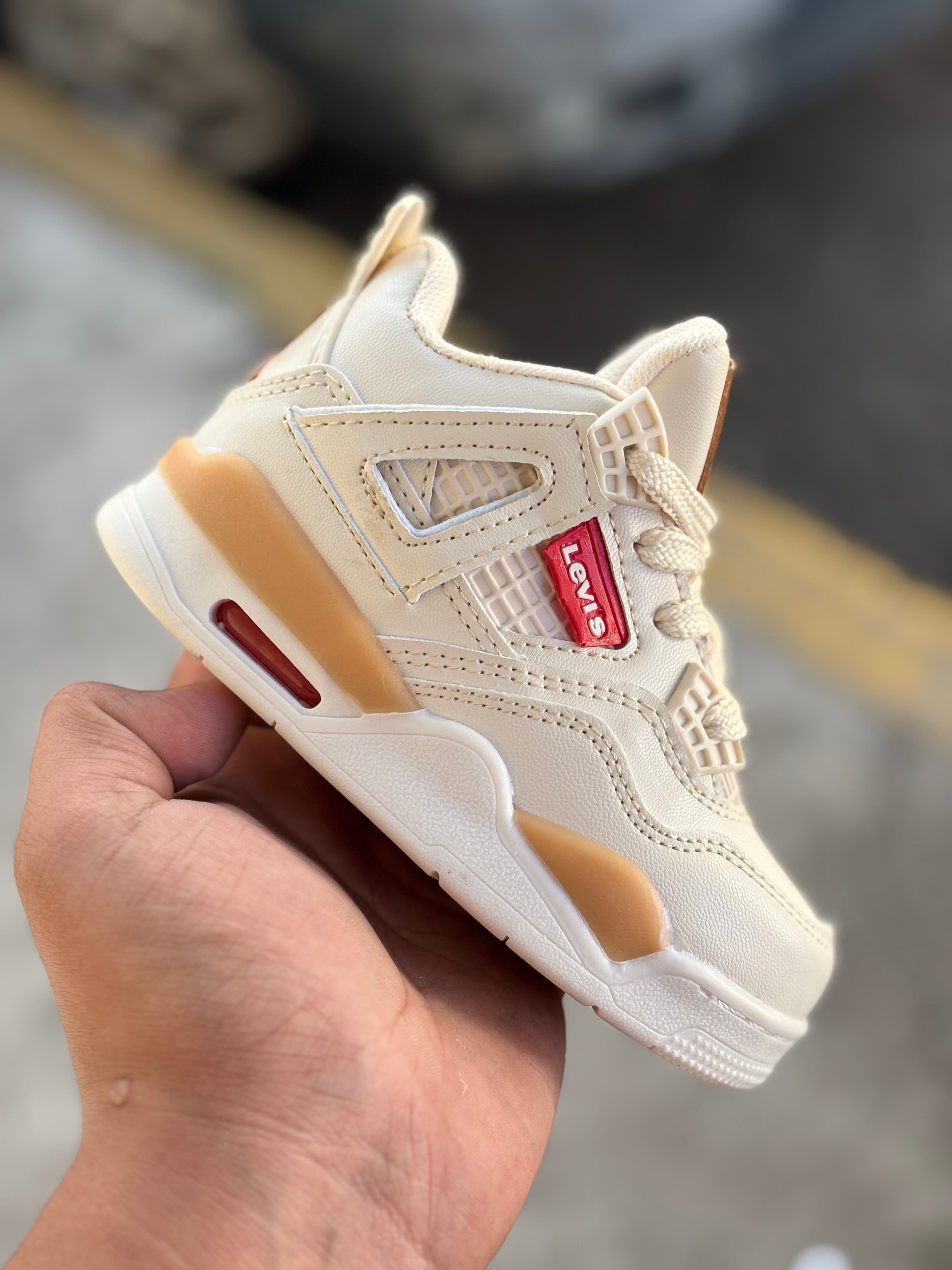 Jordan RETRO 4 Levis