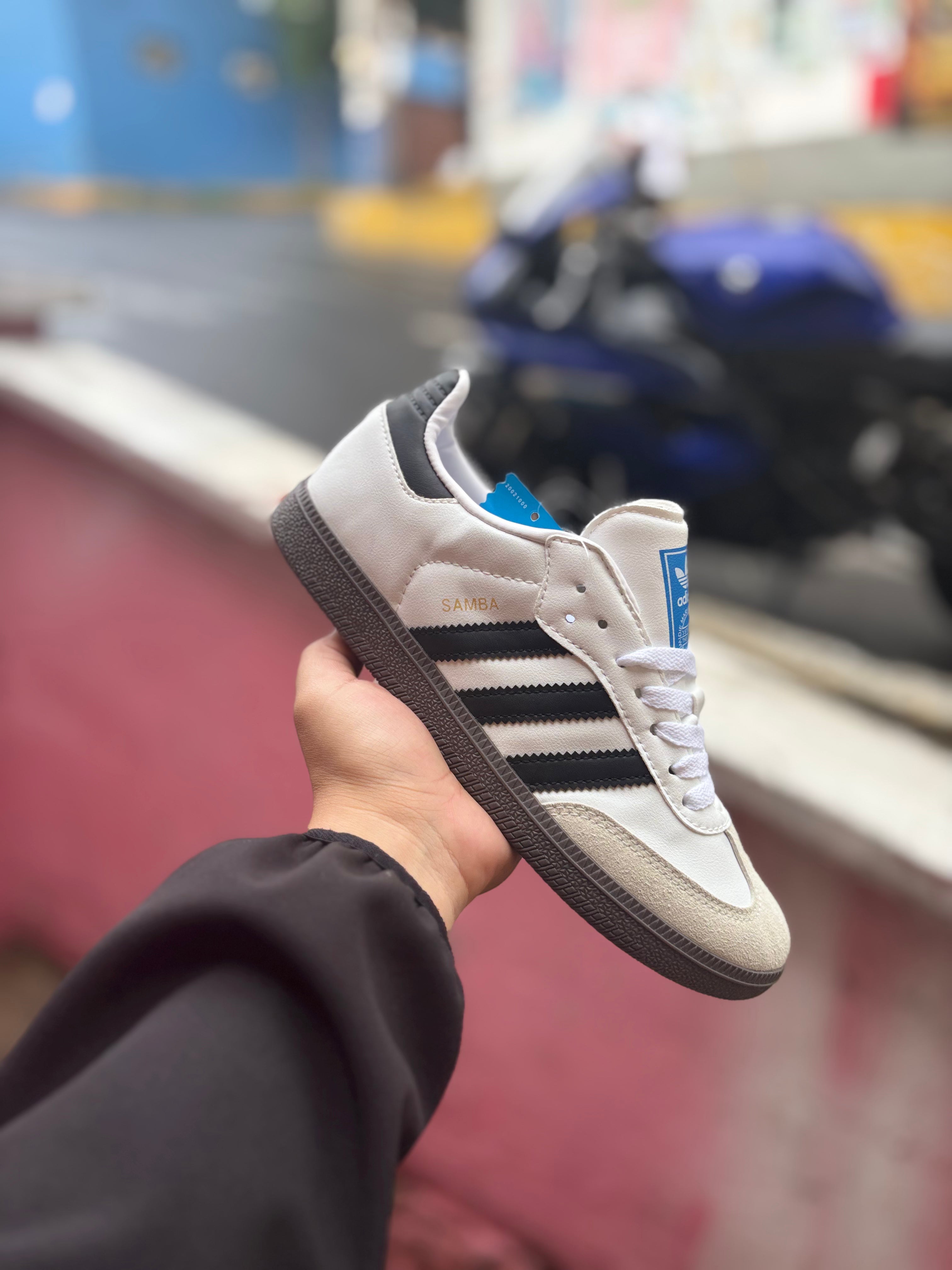Adidas clásico