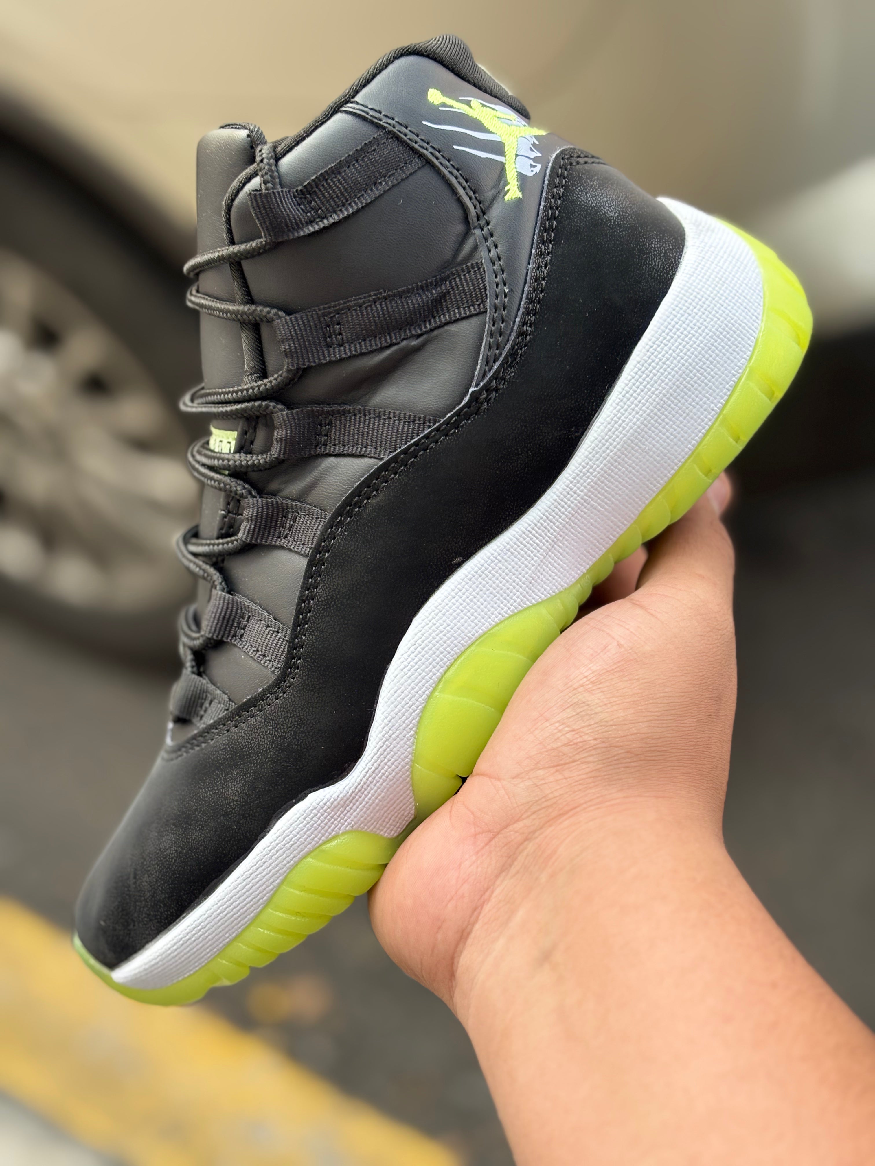 Jordan retro 11 BLACK/GREEN