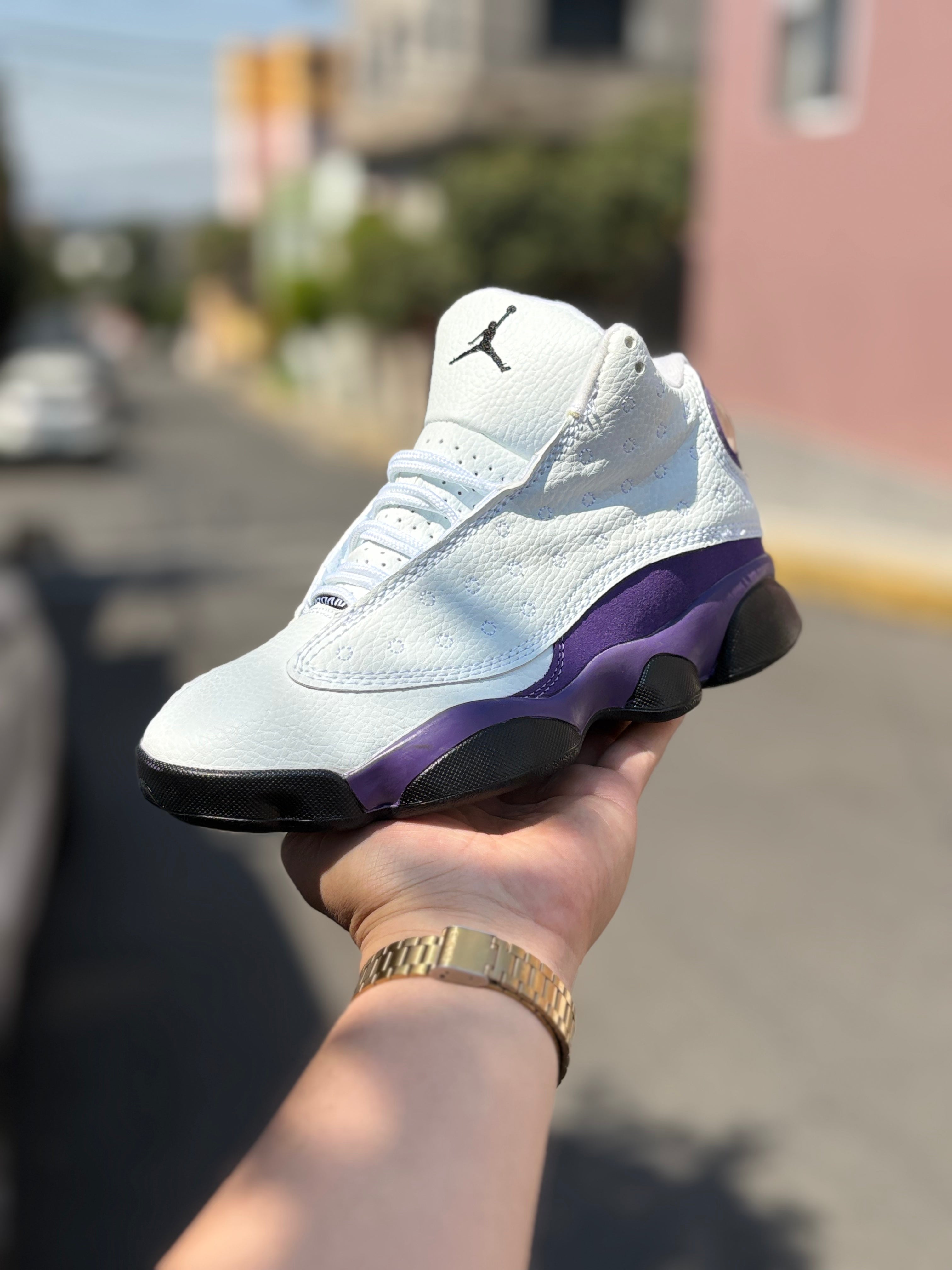 R 13 blanco , morado