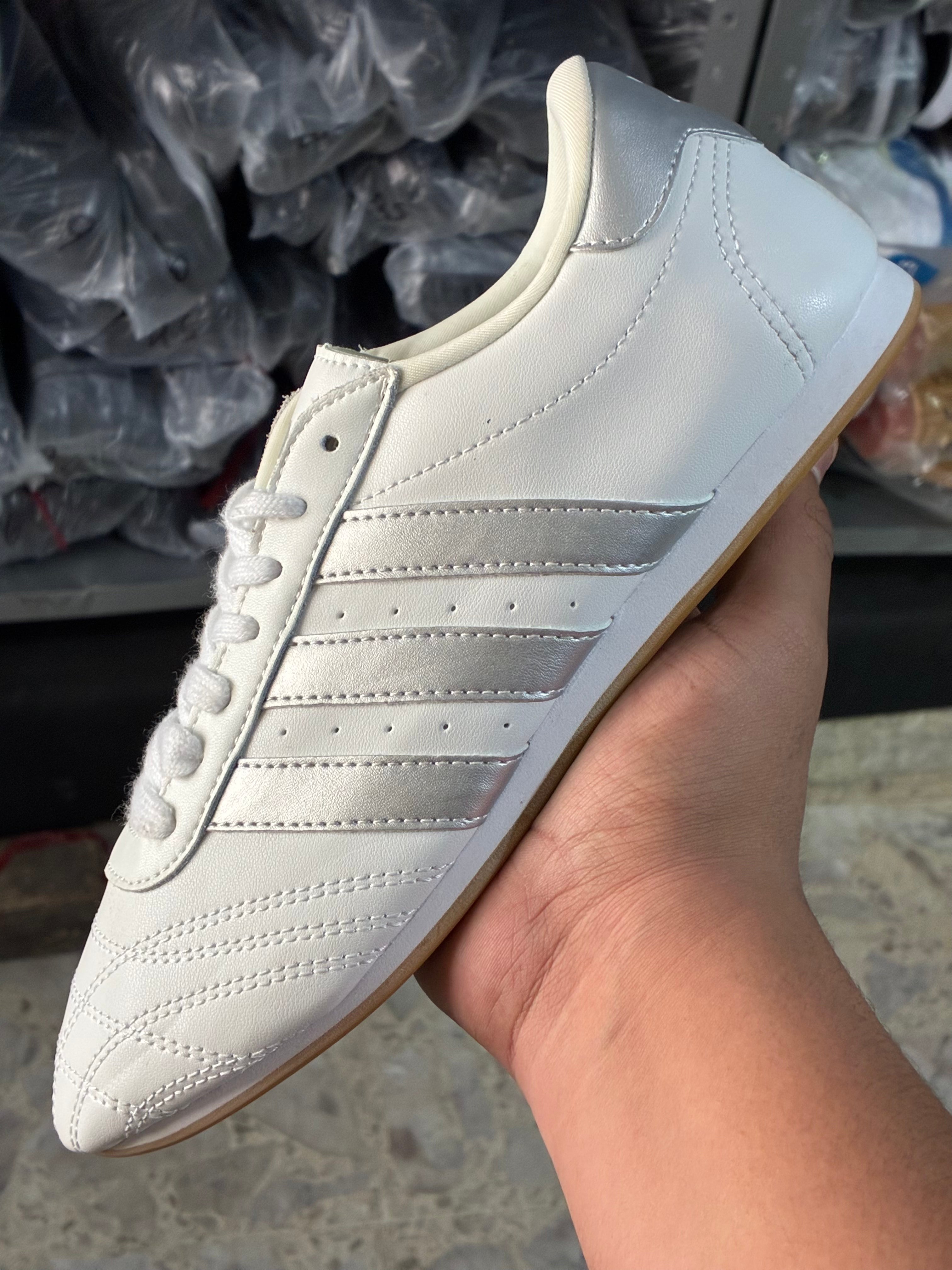 Adidas casual