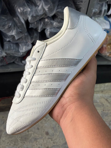 Adidas casual
