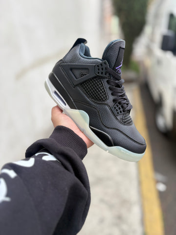 R 4 negro , morado