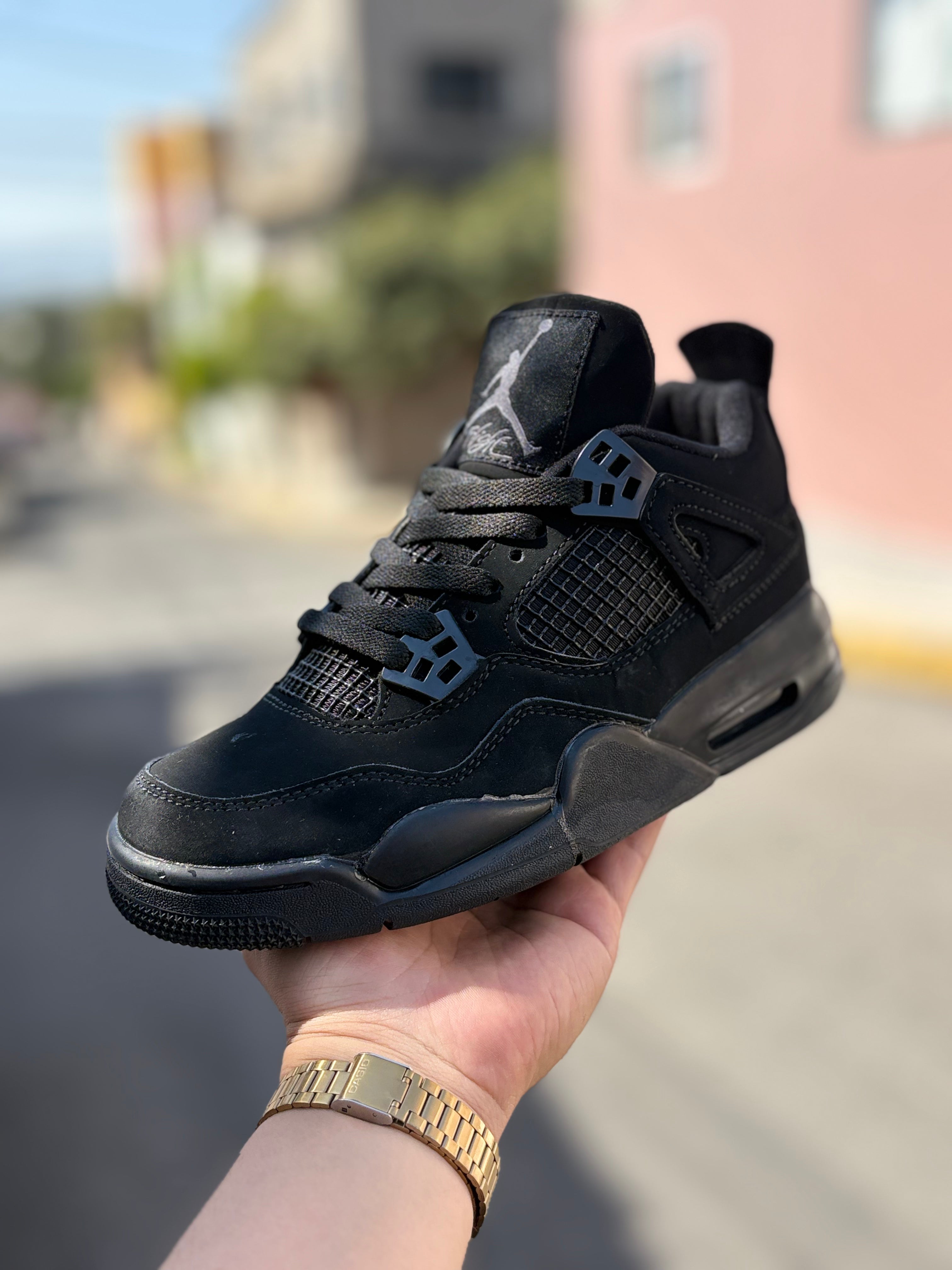 Retro 4 Black cat