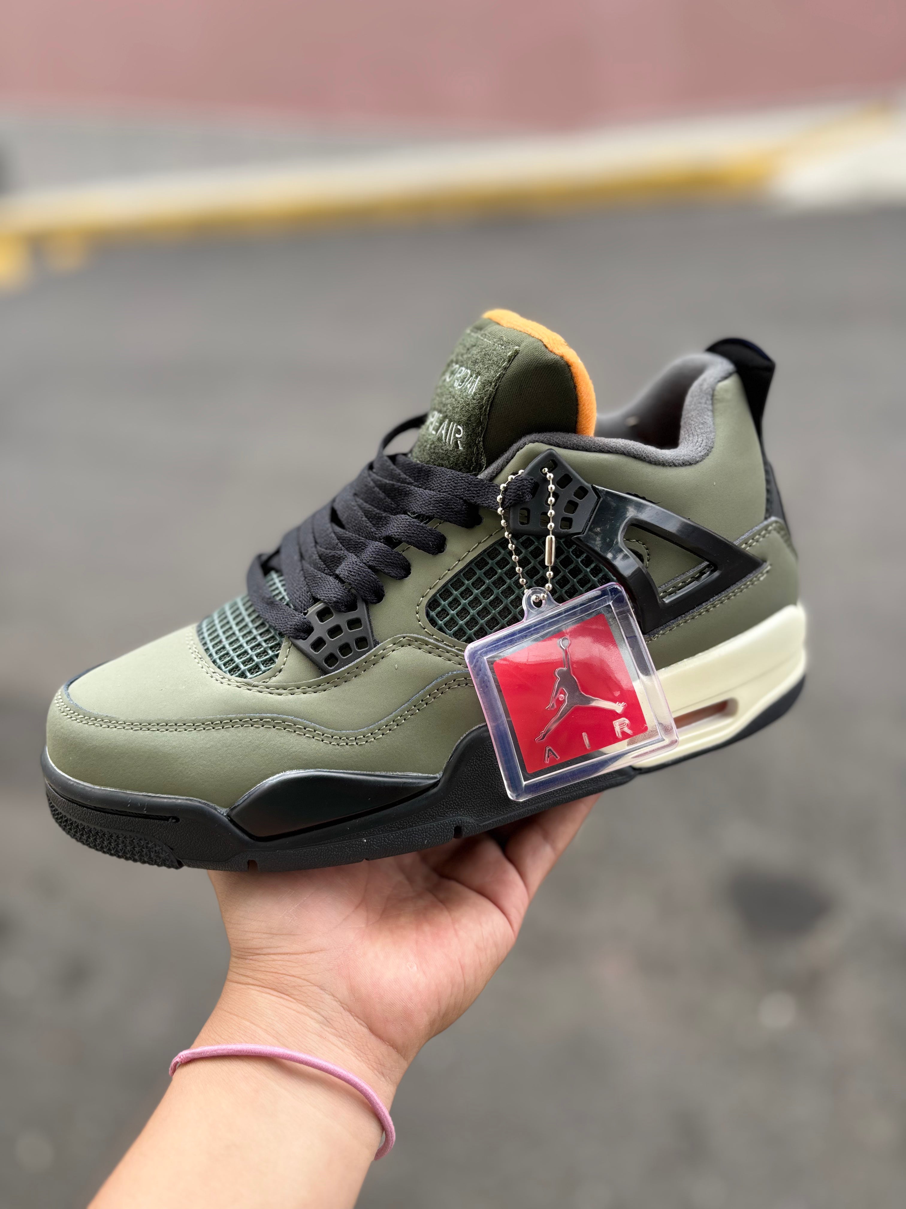Retro 4 verde militar