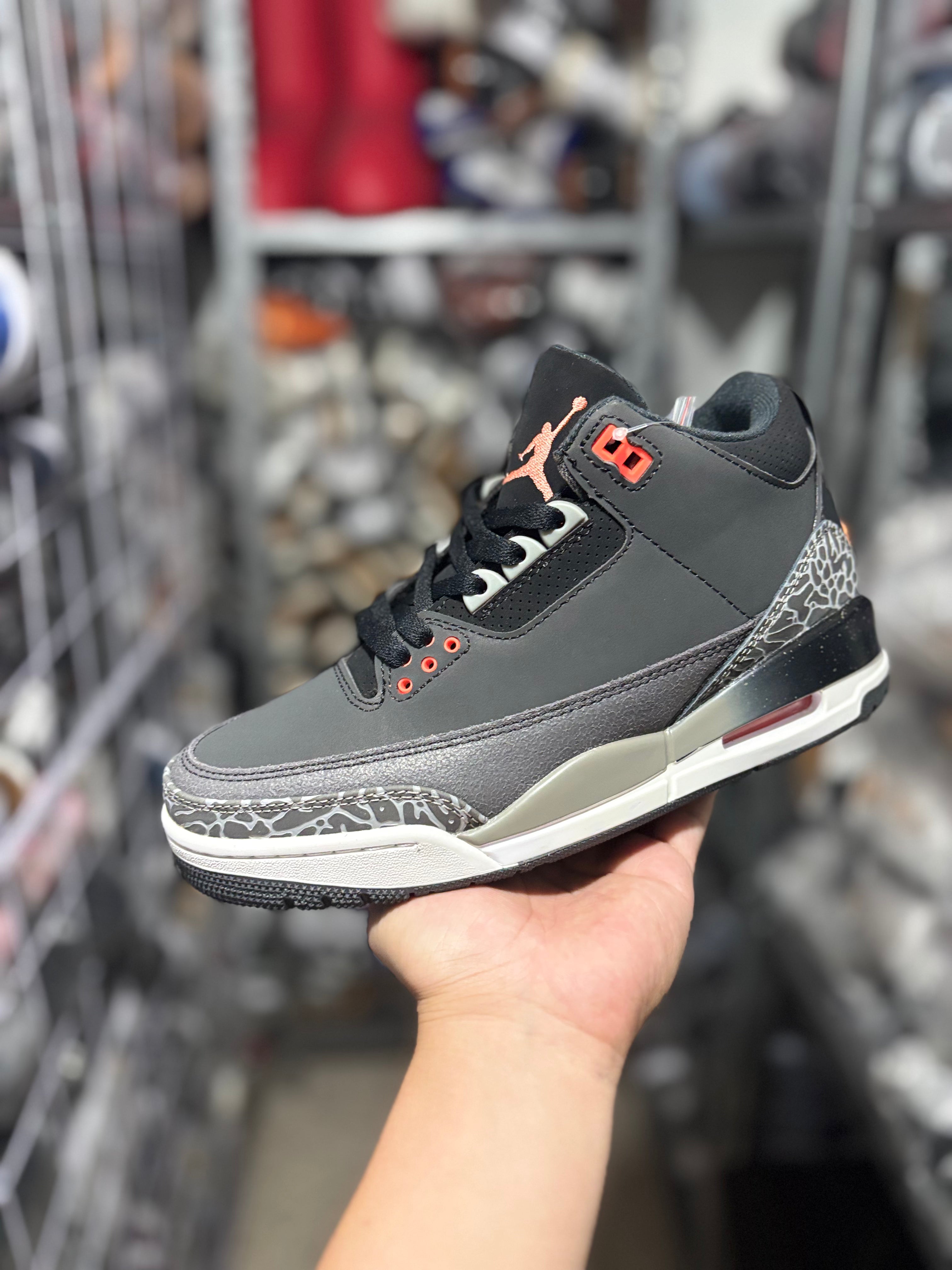 R 3 gris