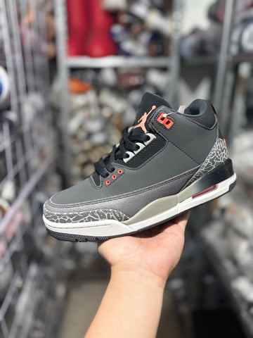 R 3 gris