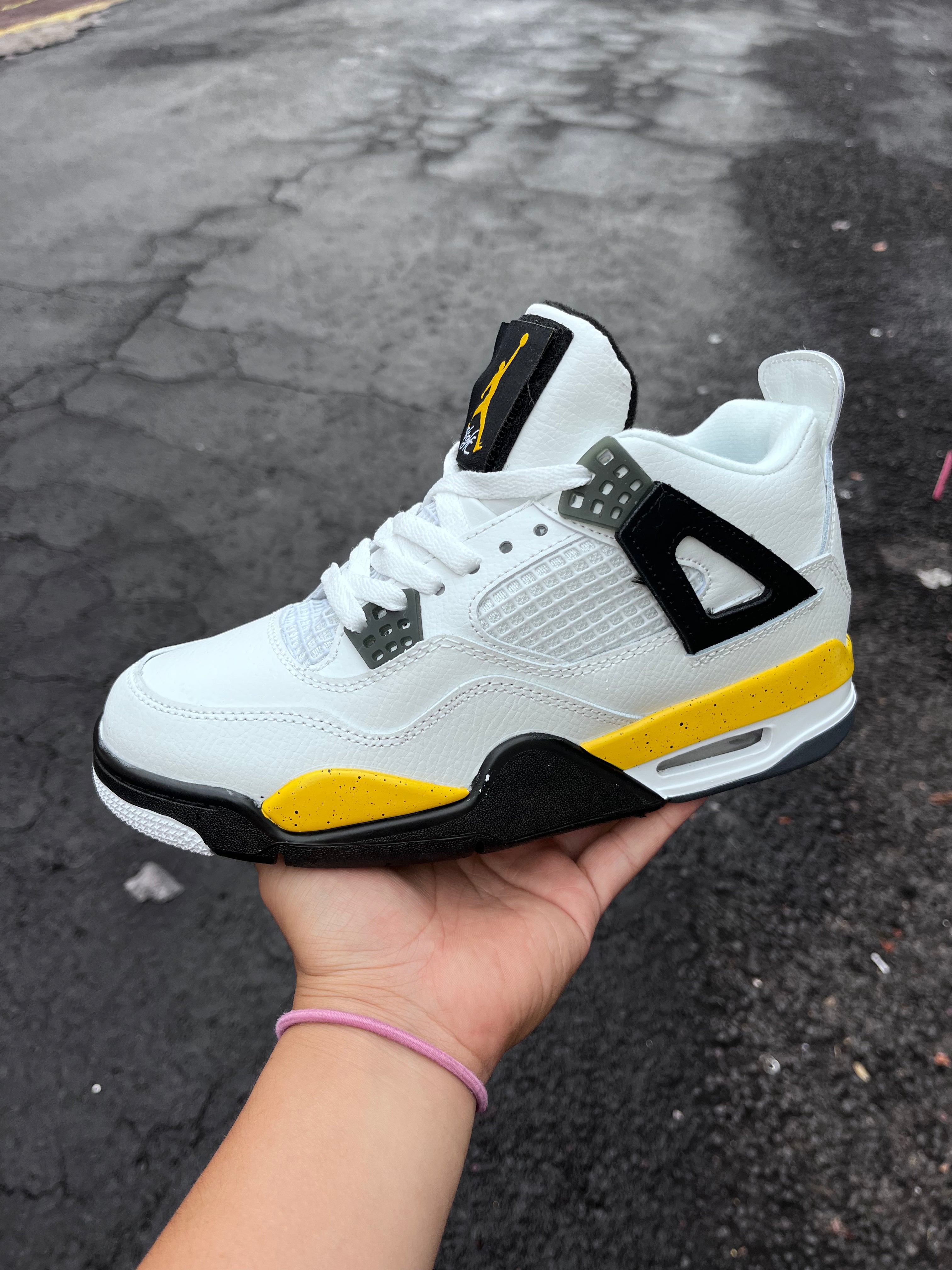 R 4 blanco amarillo