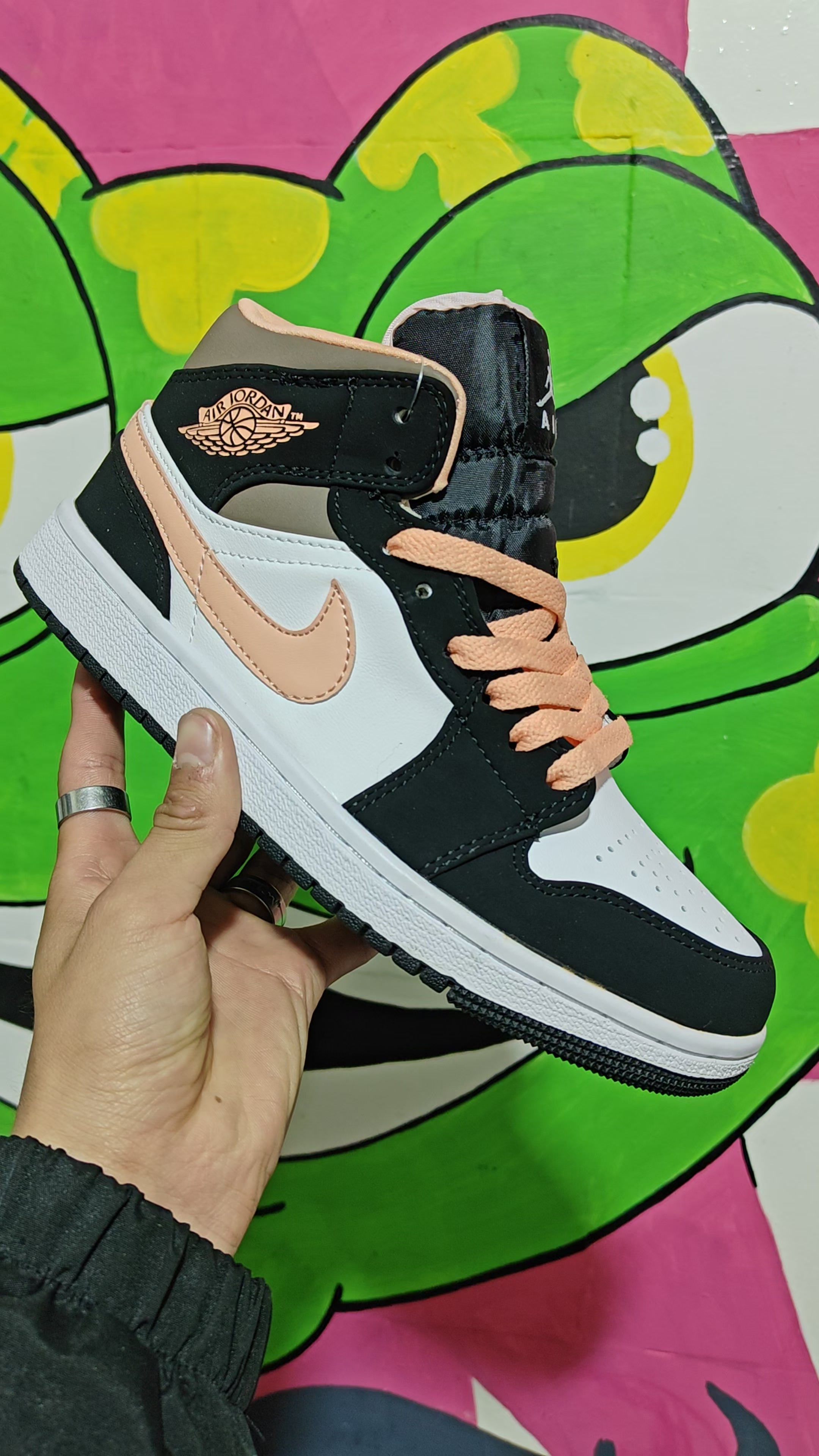 Retro 1 Mid SE Peach Mocha