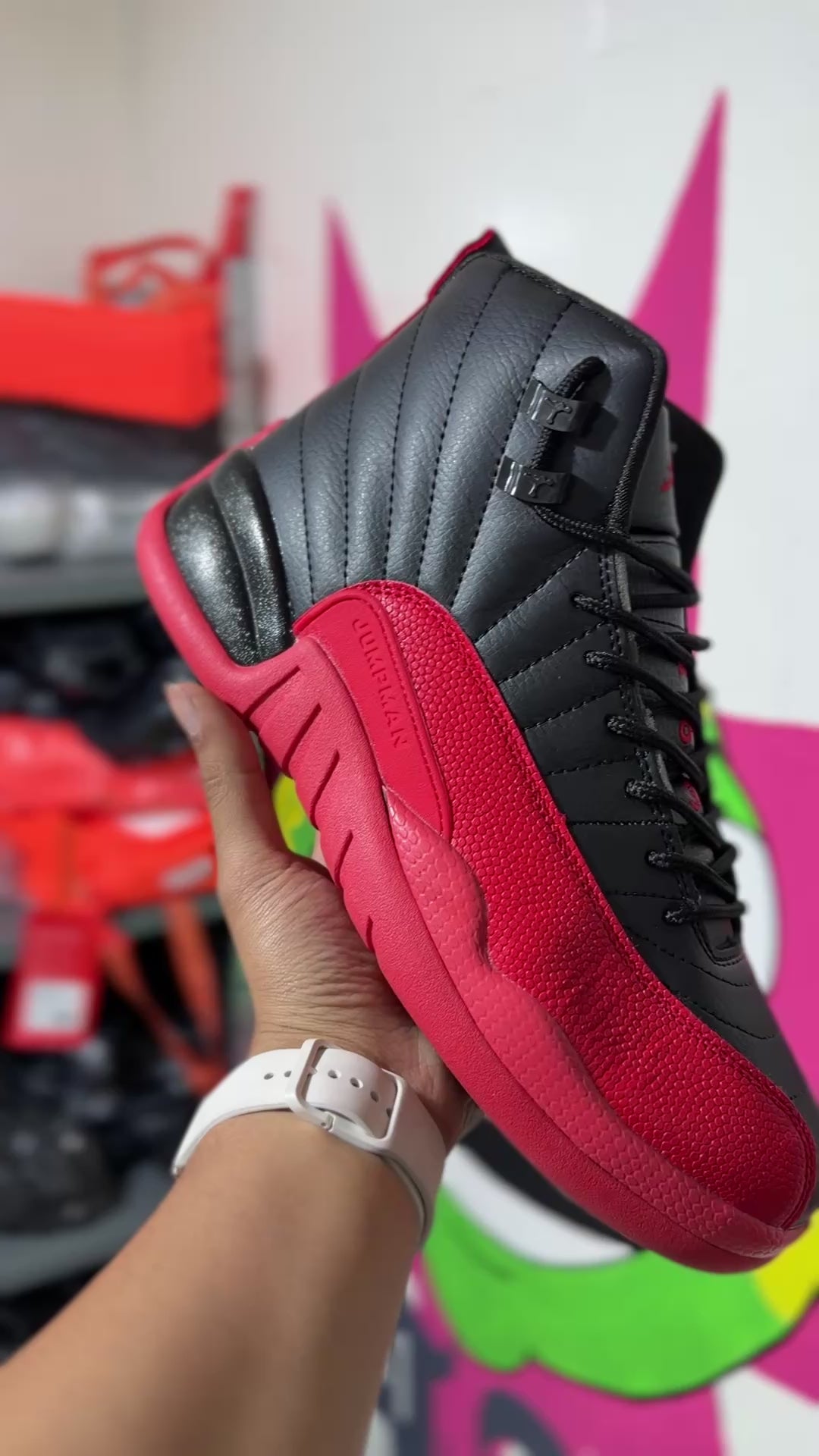 Retro 12 black/red