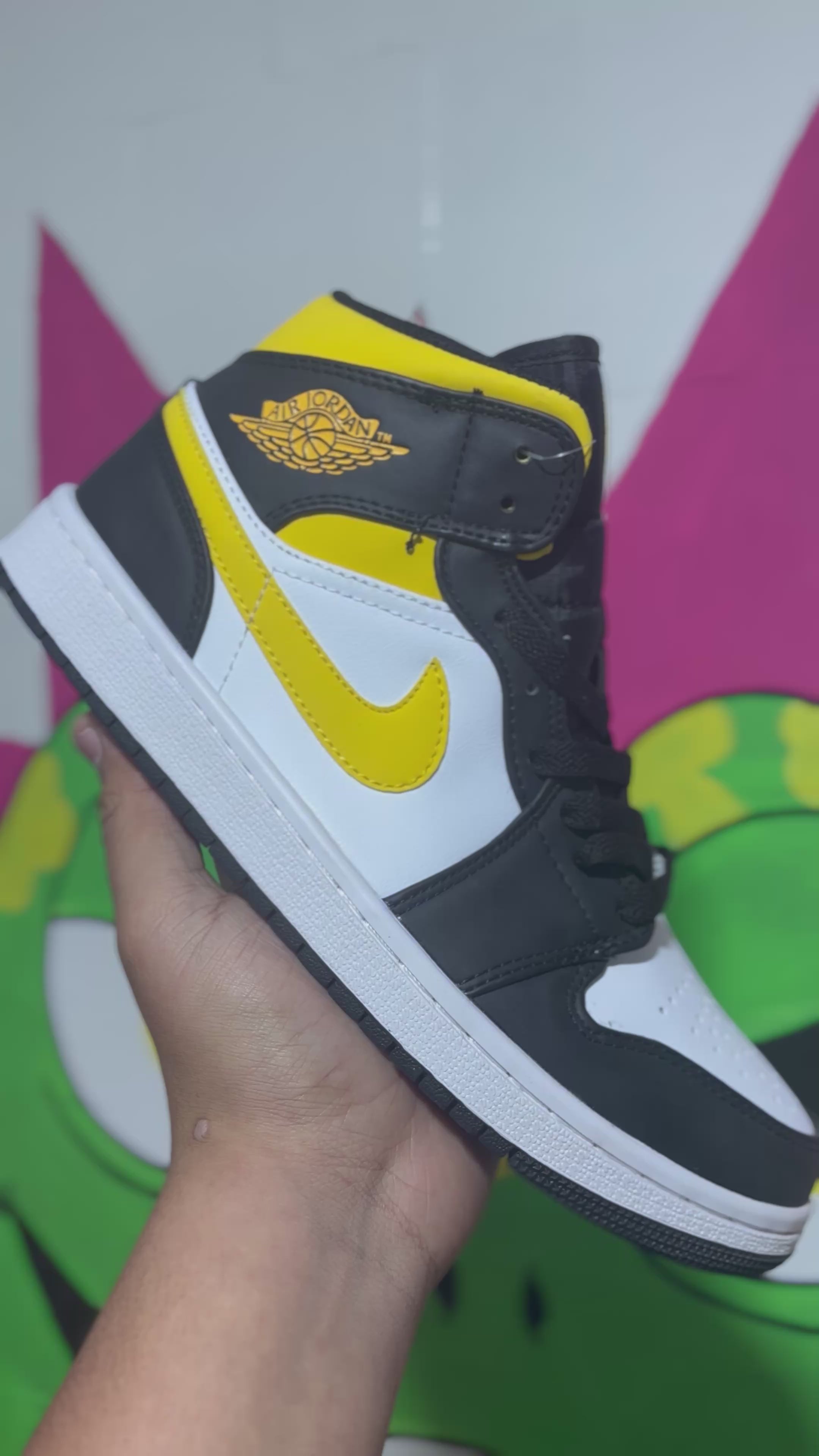 R1 mid white/pollen/black