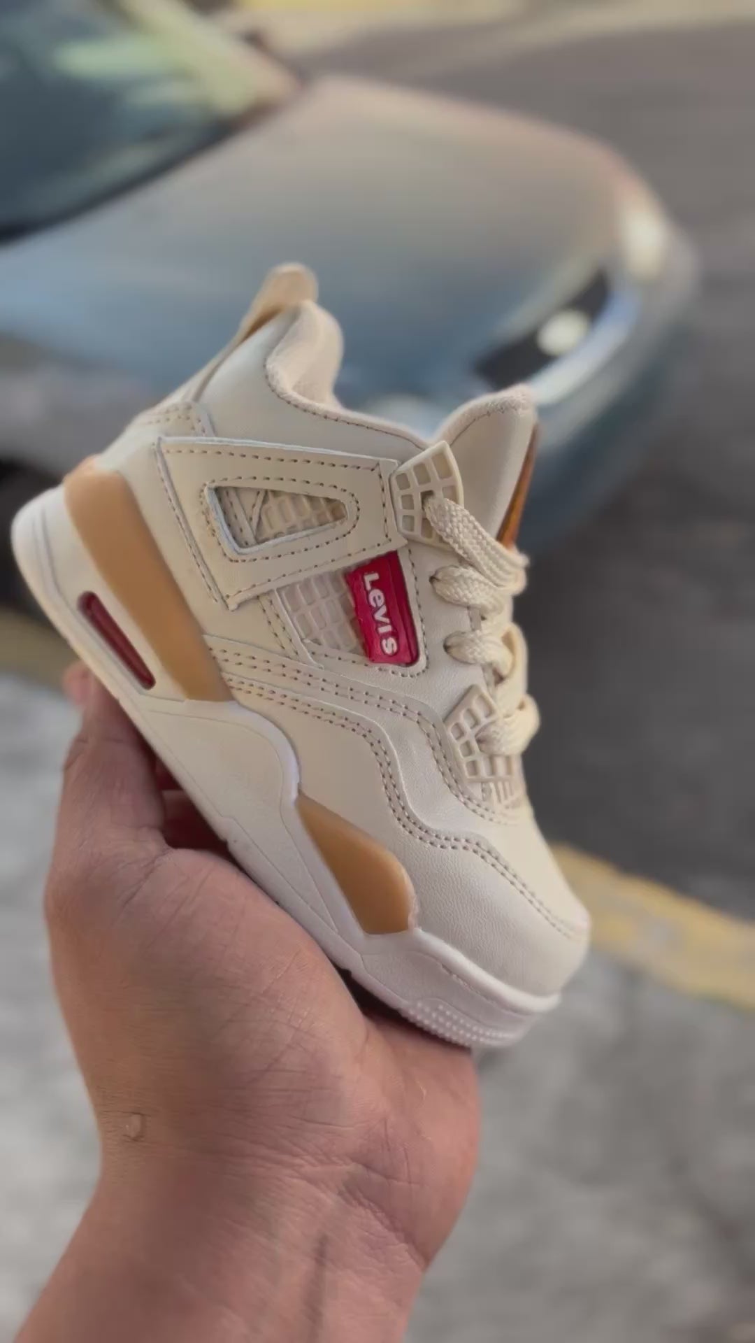 Jordan RETRO 4 Levis