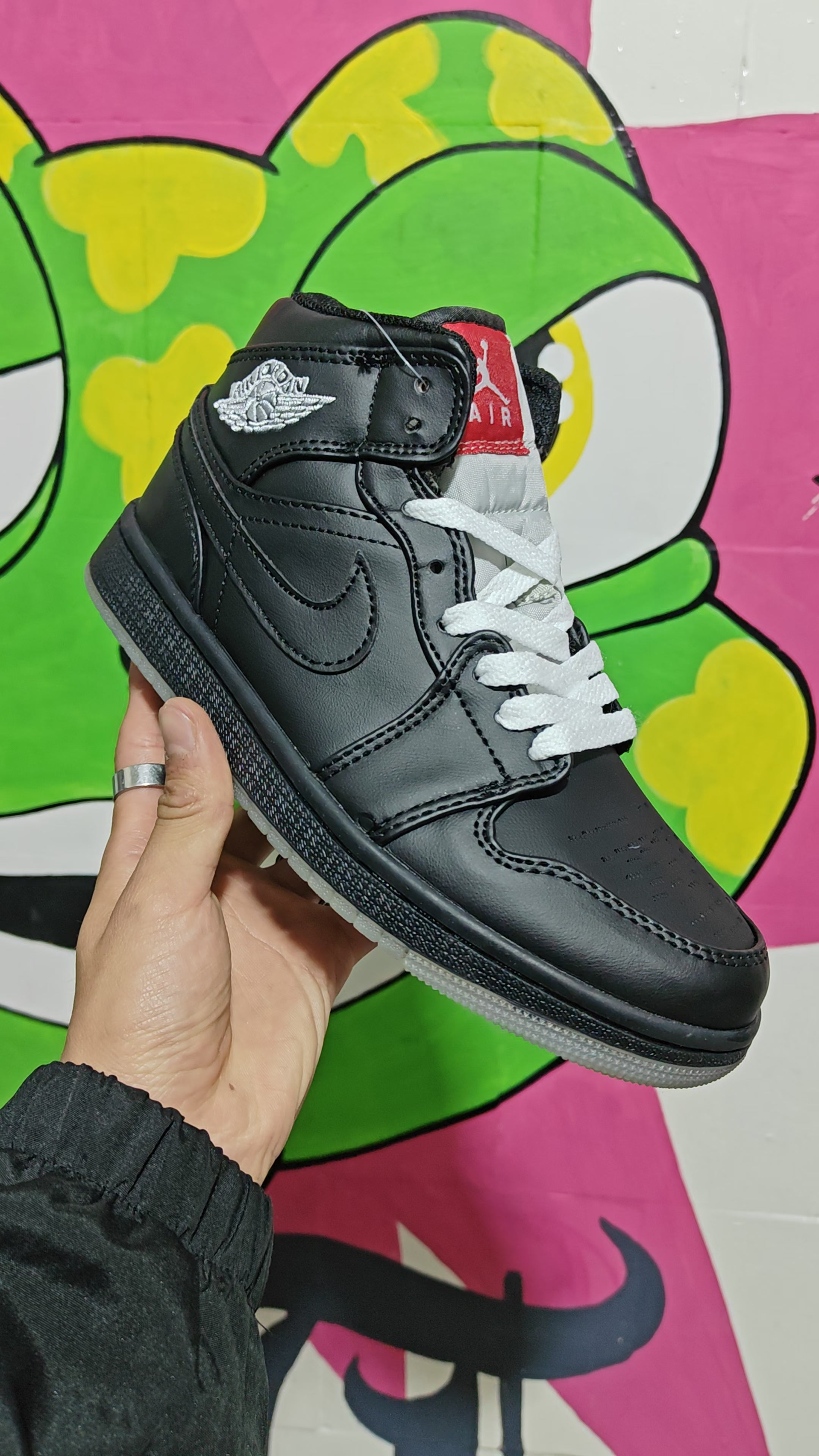 Retro 1 Mid SE Black/Metallic