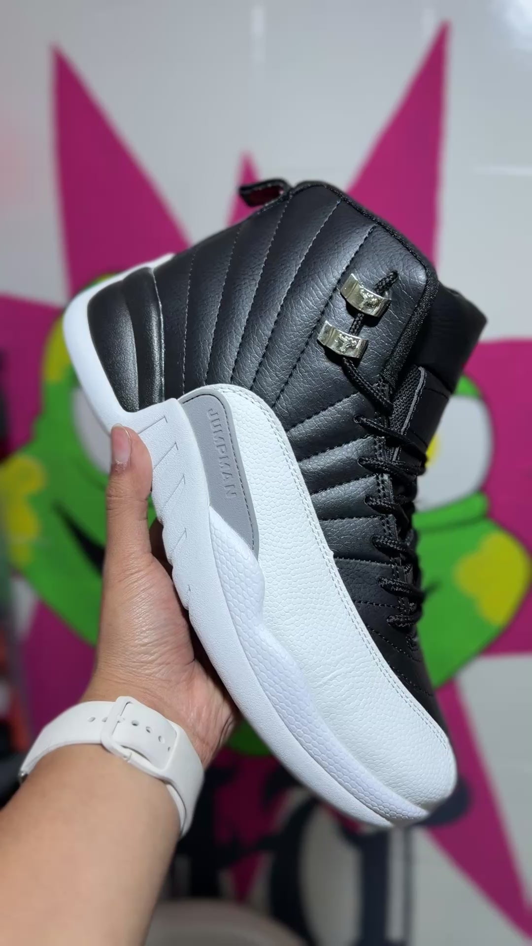 Retro 12 black and white