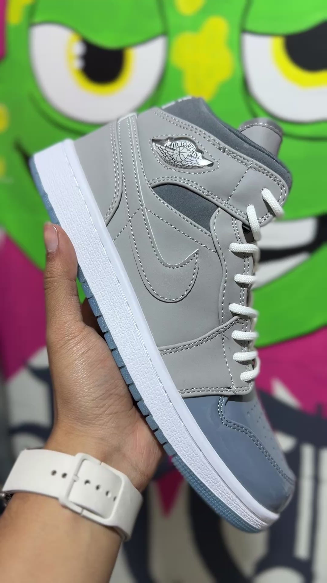 R1 Mid Gray