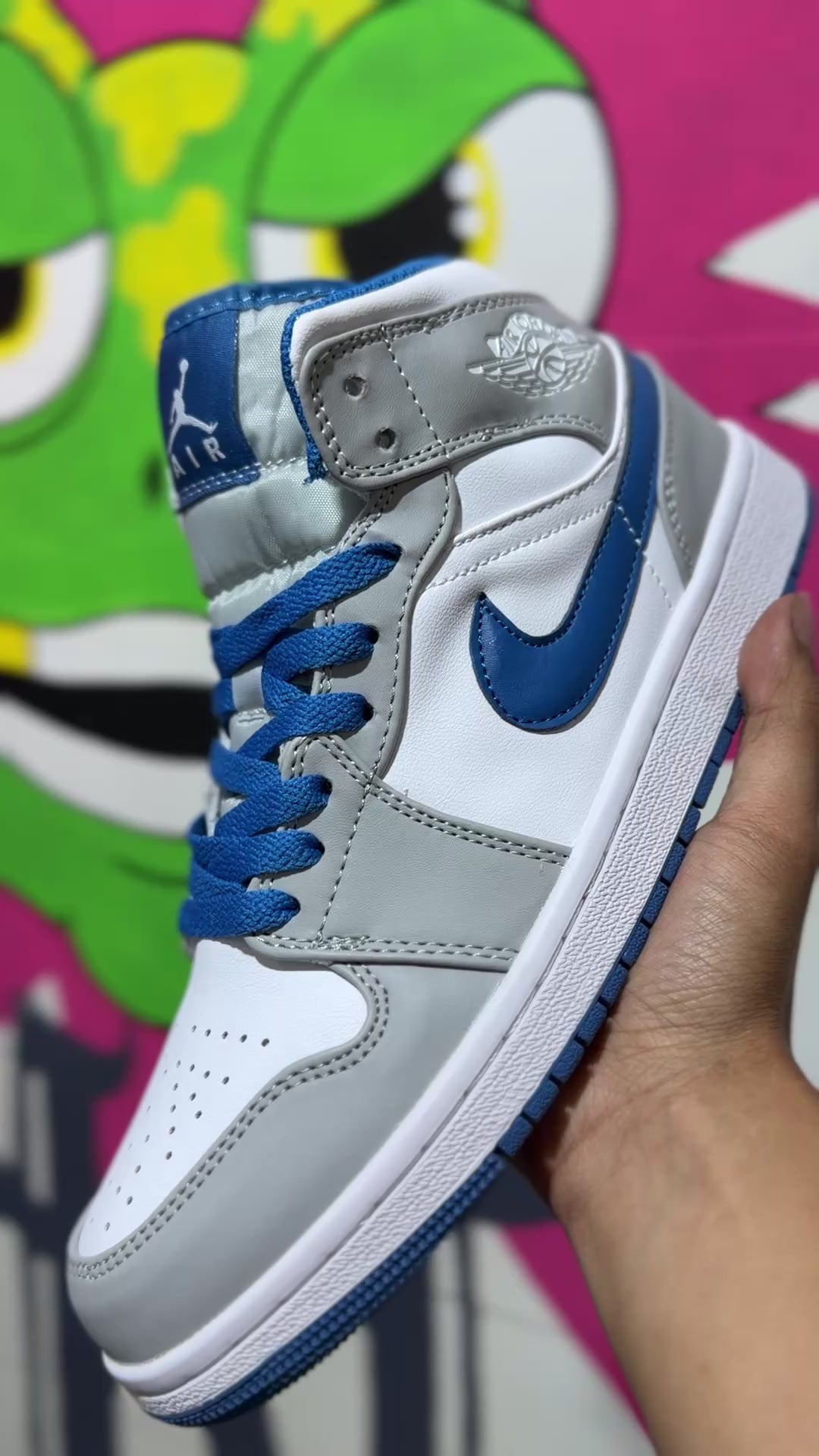 R1 Mid Gray and blue
