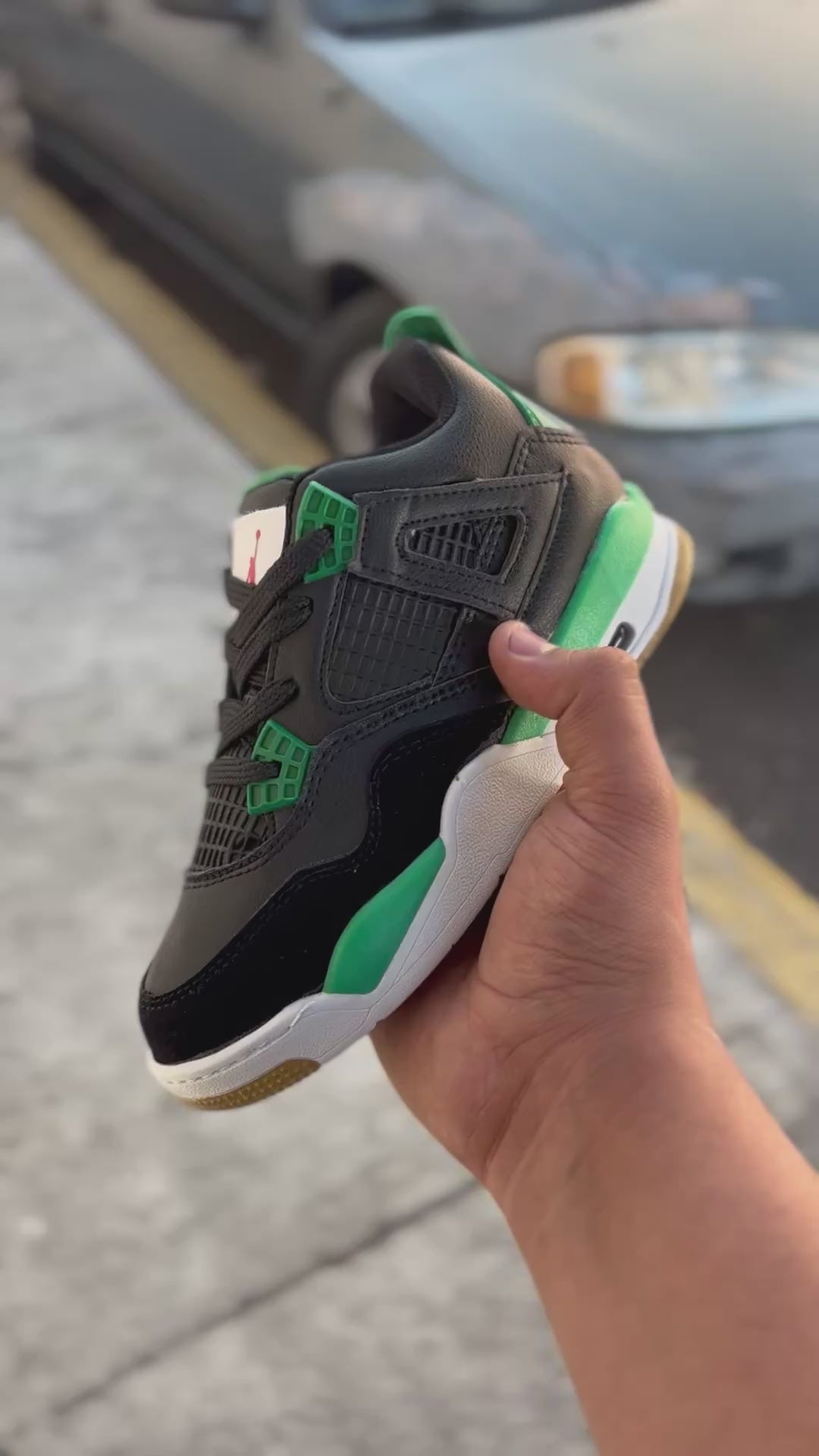 Jordan RETRO 4 SB