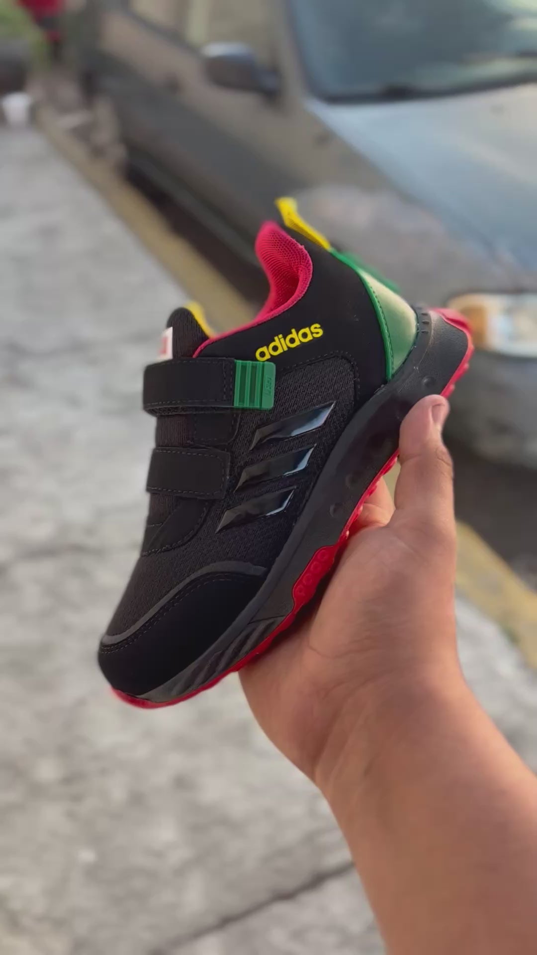 Adidas LEGO deportivo