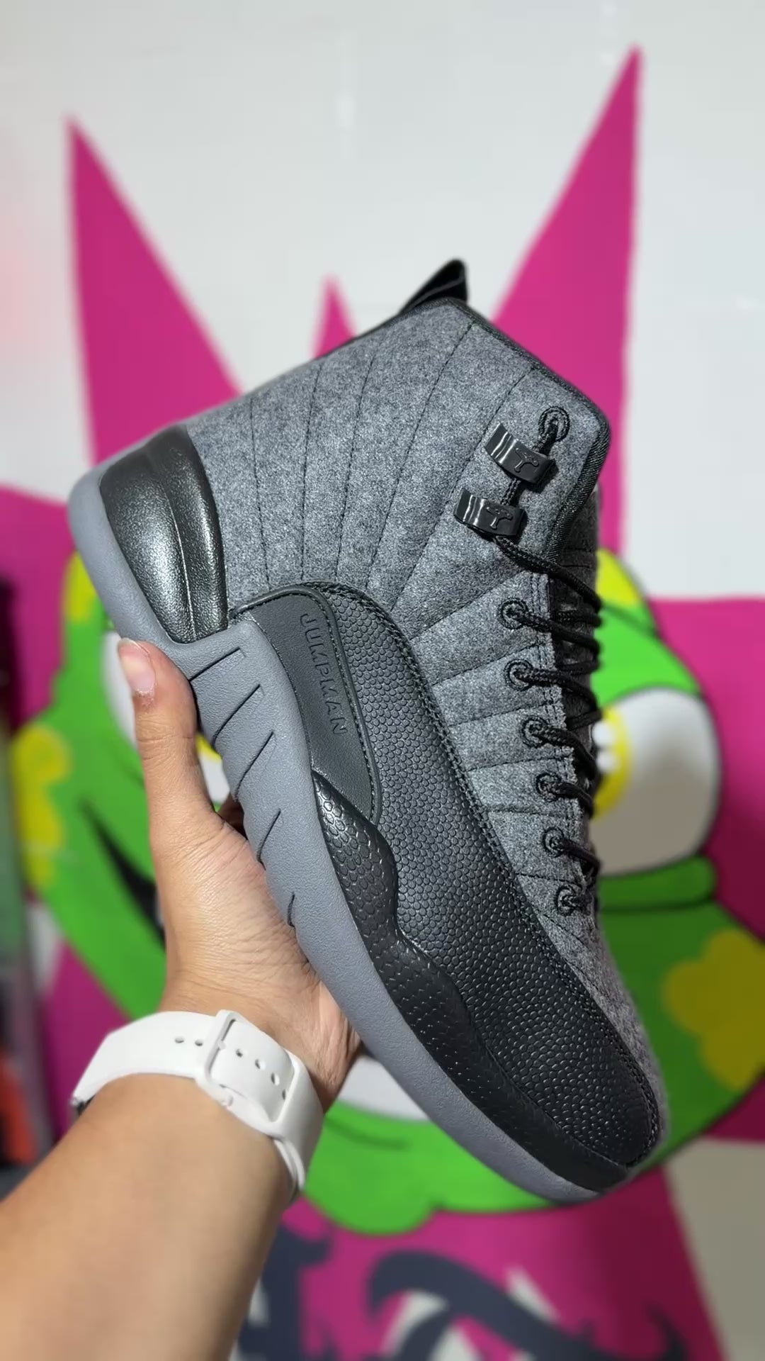 Retro 12 Gris