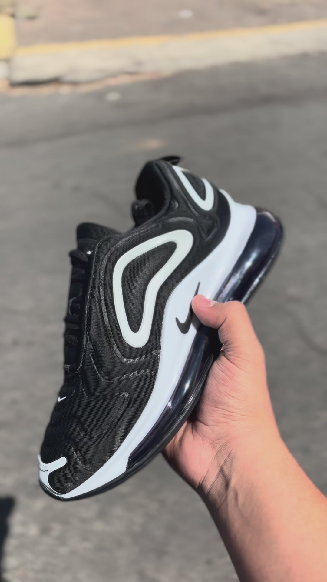 Nike Air Max 720 Black/White