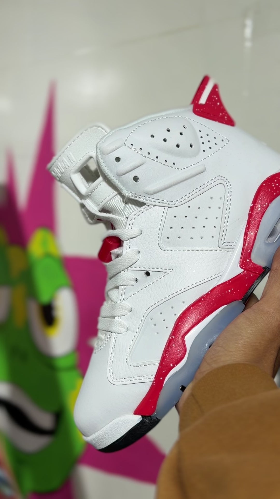 Retro 6 blanco con rojo