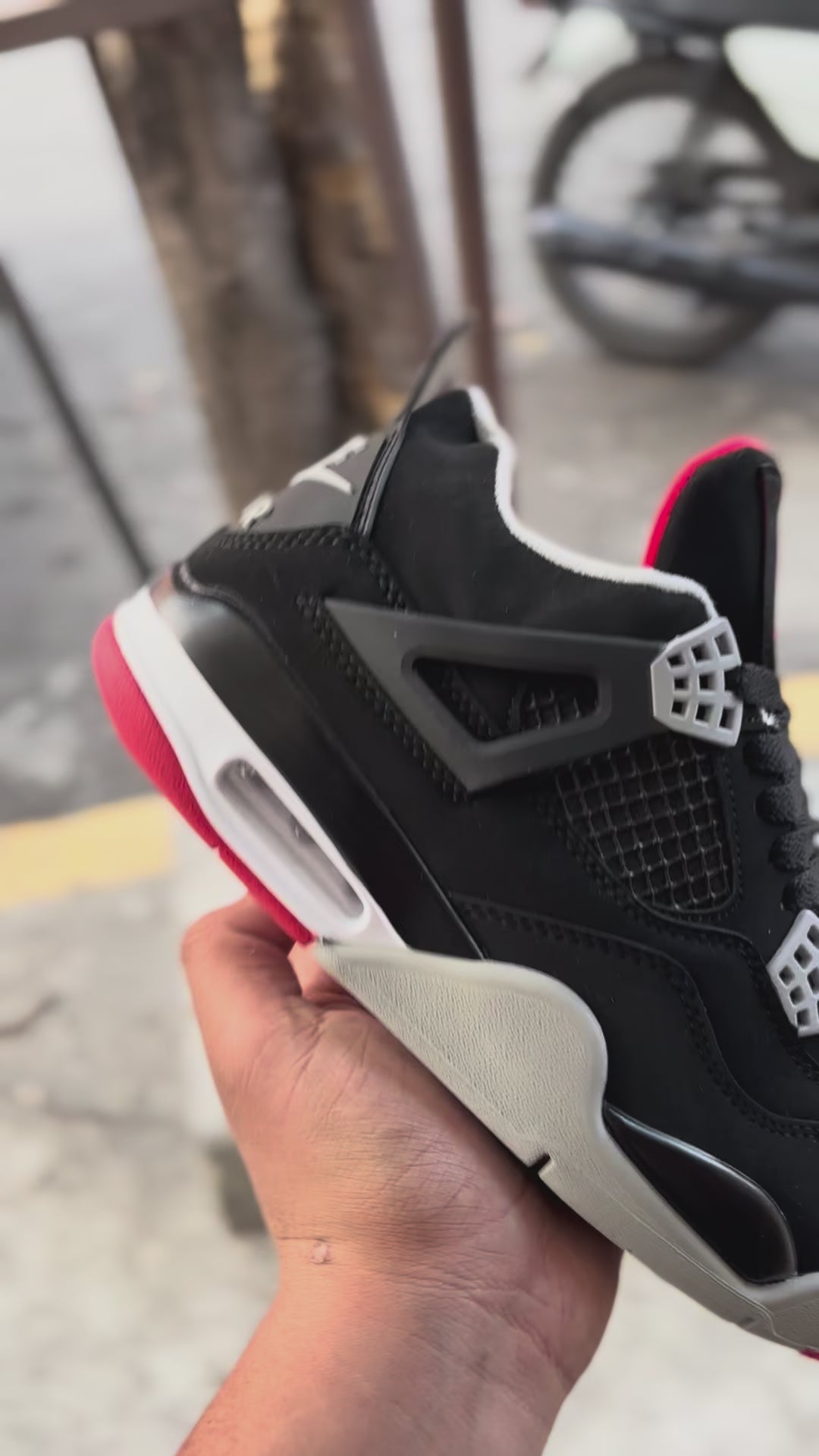 Jordan Retro 4 Bred