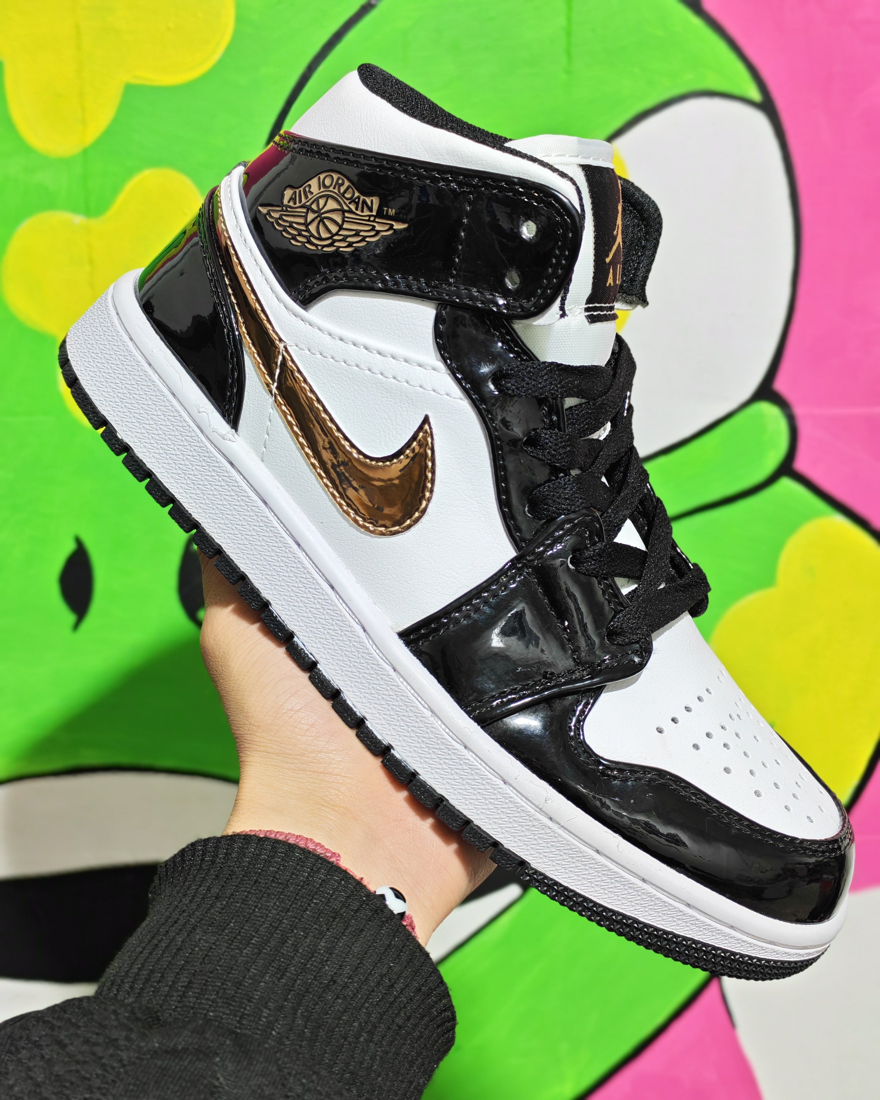 Air Jordan Retro 1 Mid