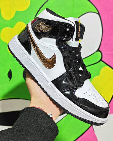Air Jordan Retro 1 Mid