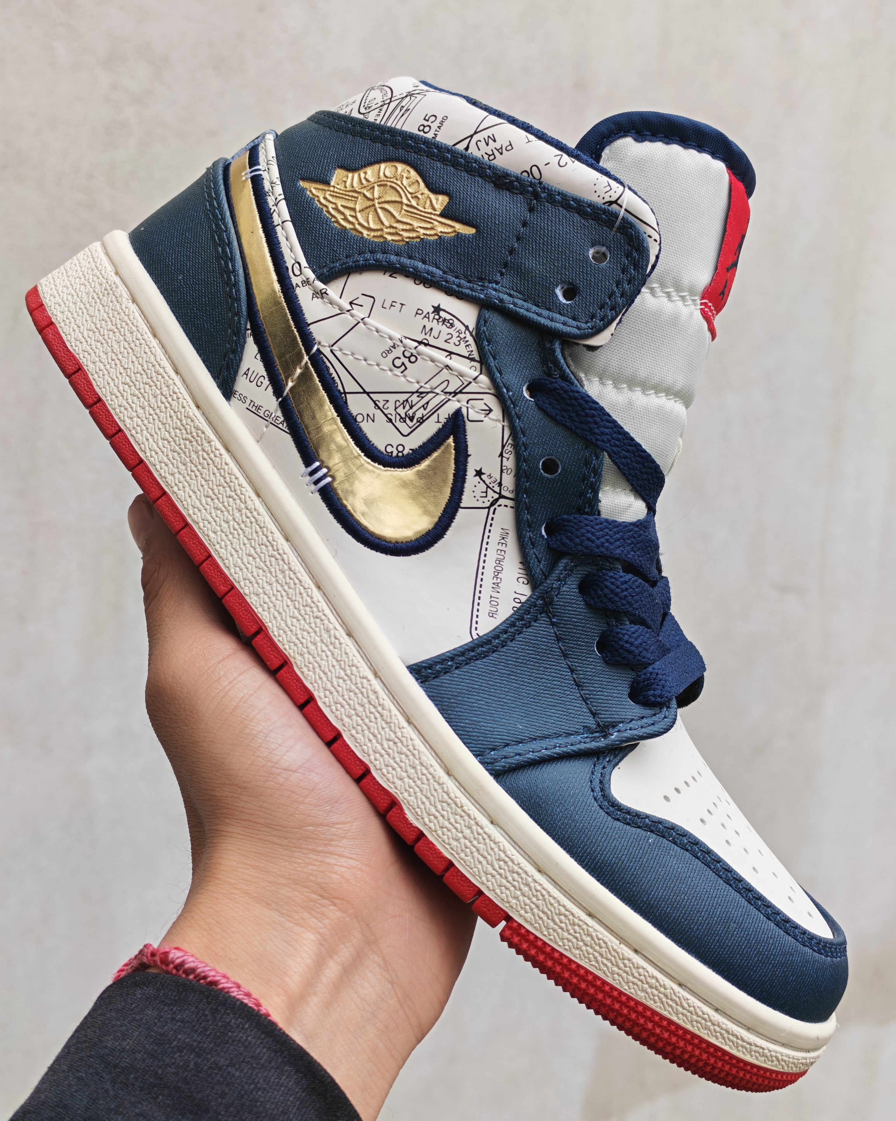 Air Jordan 1 Mid Take Flight