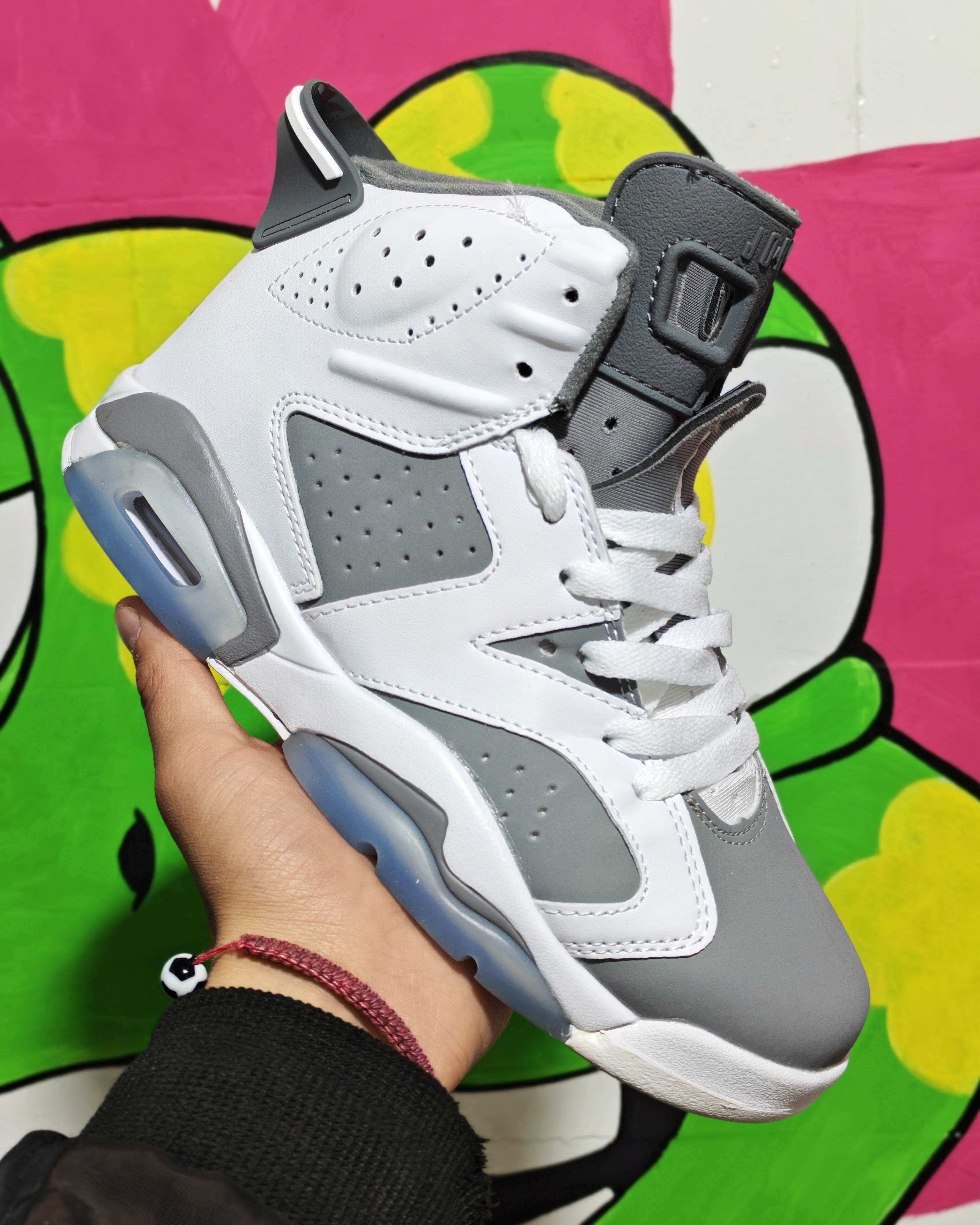Retro 6 "Cool Grey".