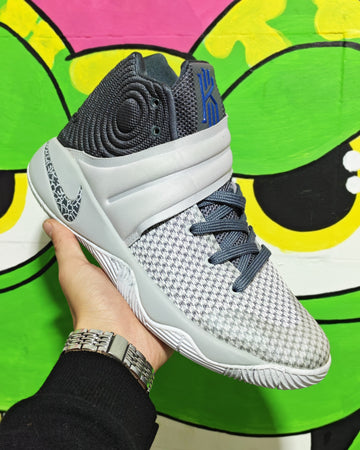Nike Kyrie 2 en color "Wolf Grey"